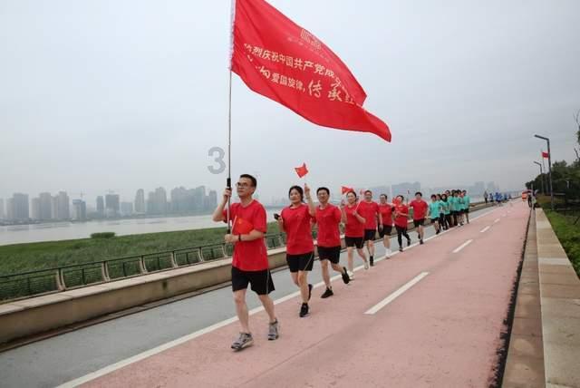 汽车产业变革浪潮下，如何把握机会？